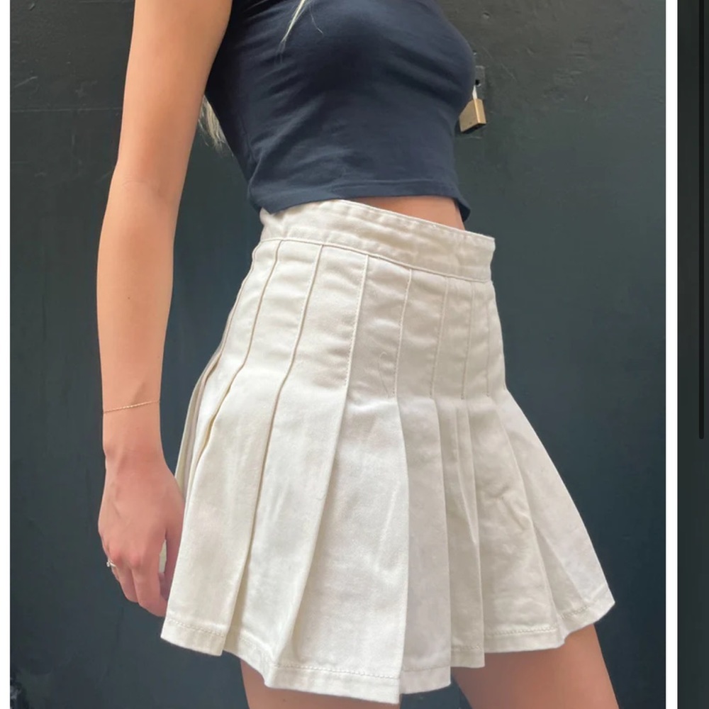 Brandy Melville Dana skirt
